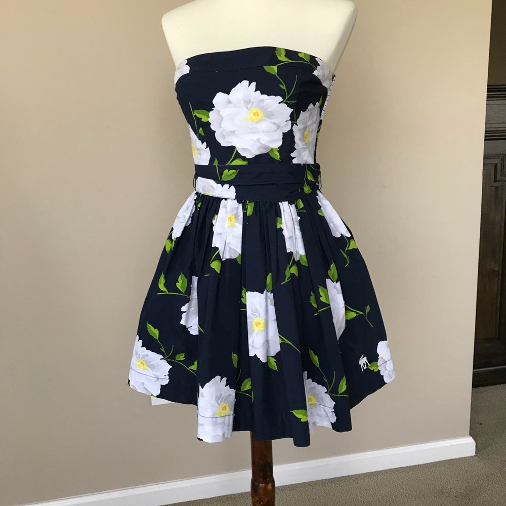 Cute Abercrombie $ Fitch navy blue floral dress